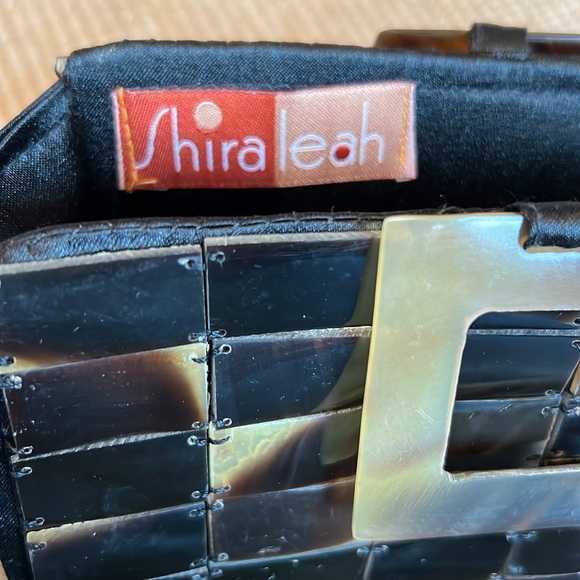 Shiraleah Faux Tortoise Shell Hand Held Purse - Picture 3 of 8